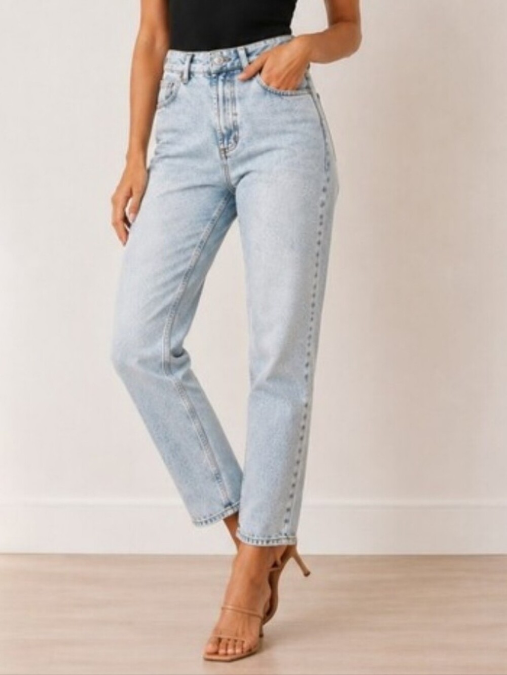 BDG Urban Outfitters High-Rise Denim Mom Jeans (Size: W27)